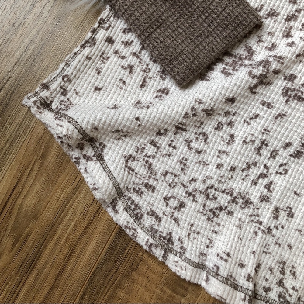 •SOLD• We The Free People Davis Mottled Henley - Picture 6 of 8